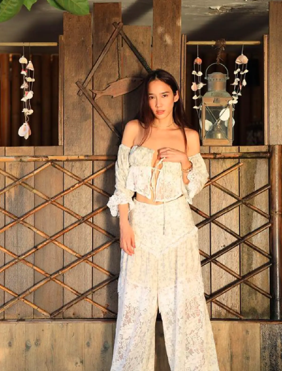   แม่ไม่อ่อนโยนเลย! "อั้ม พัชราภา" นุ่งบิกินีตัวจิ๋ว นอนยิ้มอ่อนให้