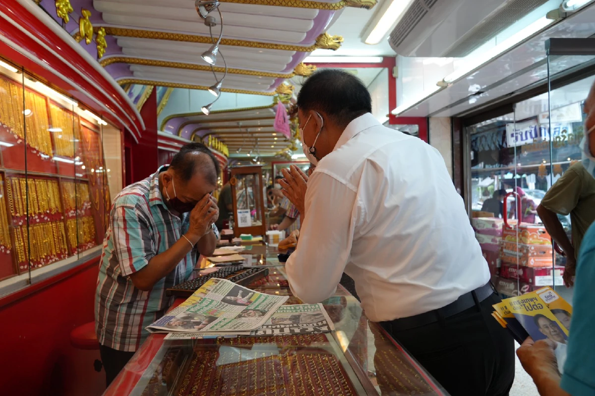 "อัศวิน"พาส.ก.เขตดุสิตหาเสียงใน"ตลาดศรีย่าน-ราชวัตร"