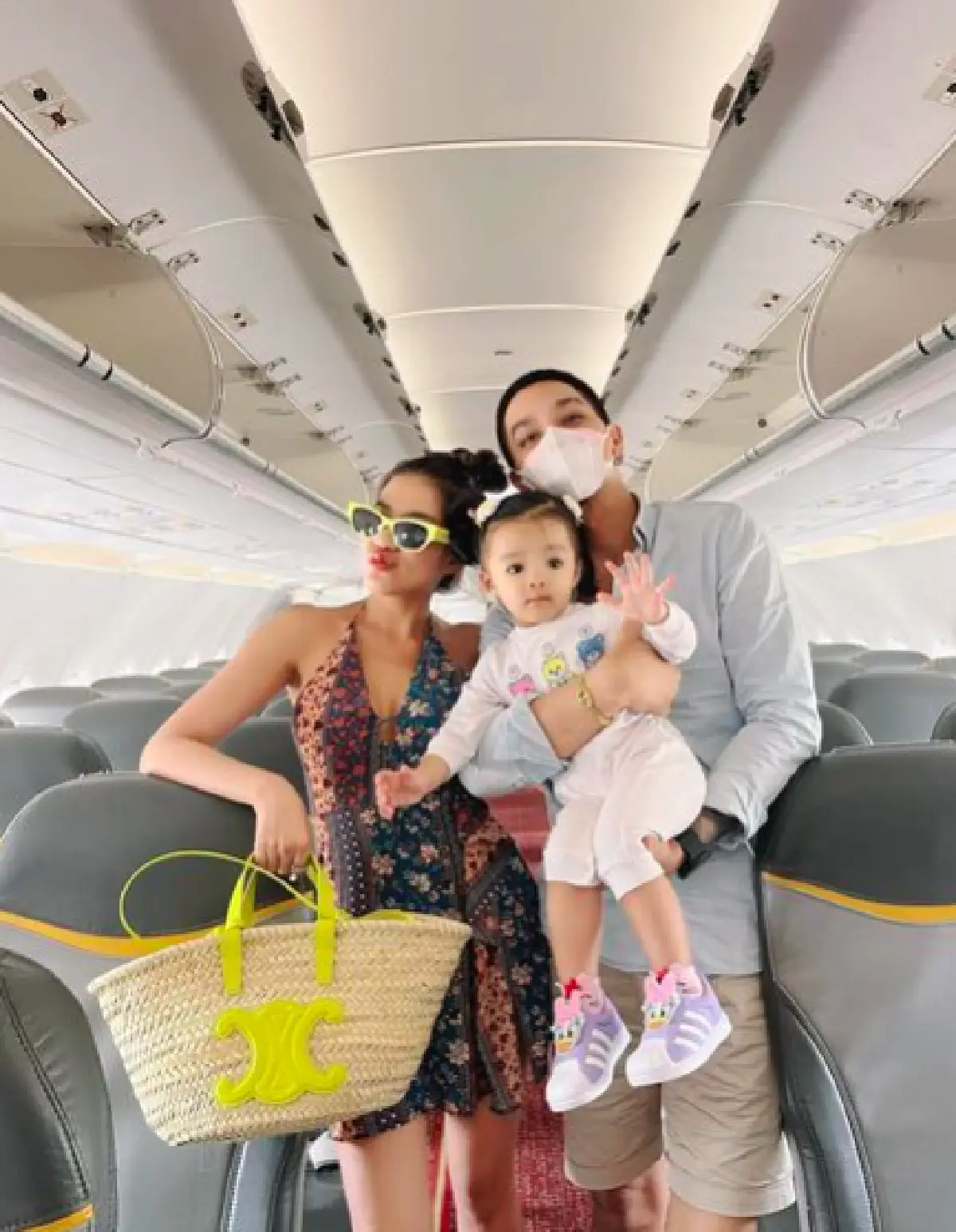 จะผูกหรือจะถอด! “ใบเตย-ดีเจแมน" กับซีนหวานริมทะเล