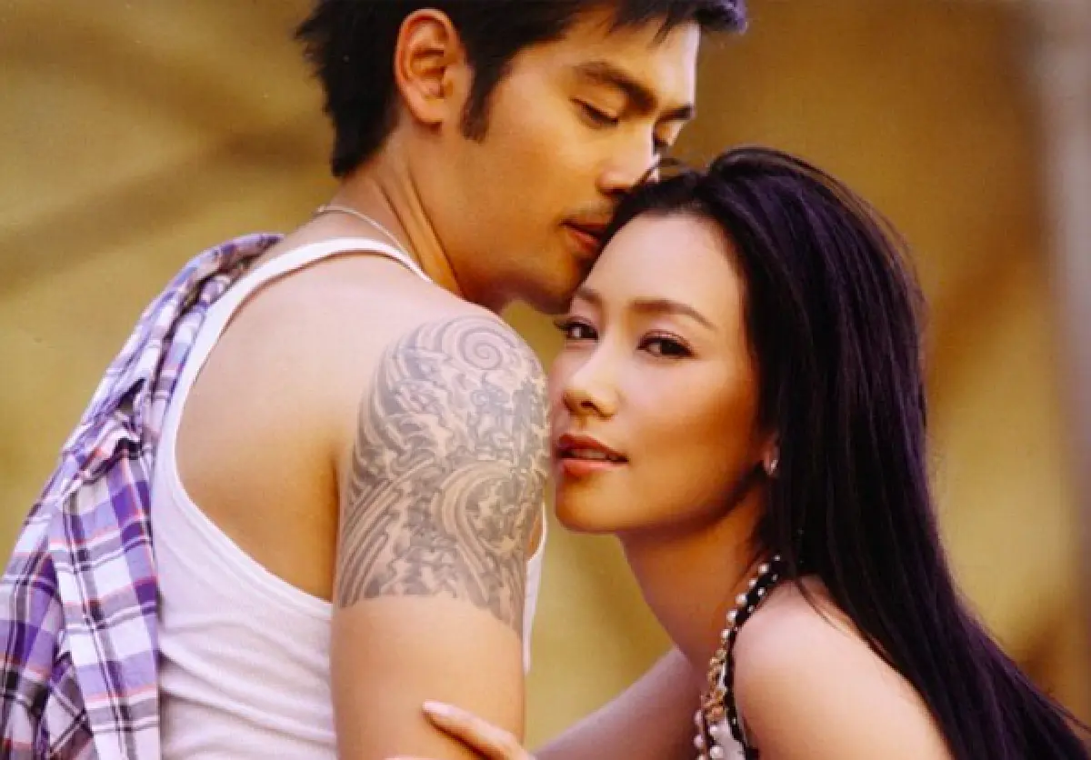 หวานไม่แผ่ว! “นุ่น-ต๊อด” ครบรอบแต่งงาน 12 ปี 