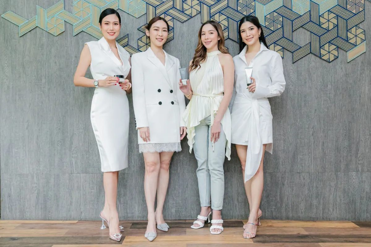 ค้นสาเหตุผิวแห้งขาดน้ำตัวการเกิดริ้วรอย และเทคนิคดูแลผิวให้กลับมาชุ่มชื้นสุขภาพดี