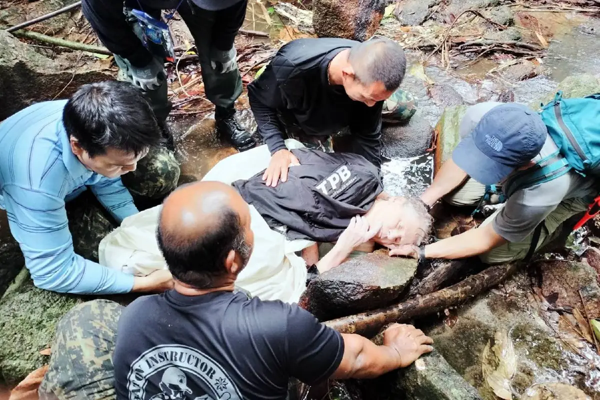 เจอนักท่องเที่ยวเยอรมันแล้วโผล่ในป่าห่างที่พัก2กม.