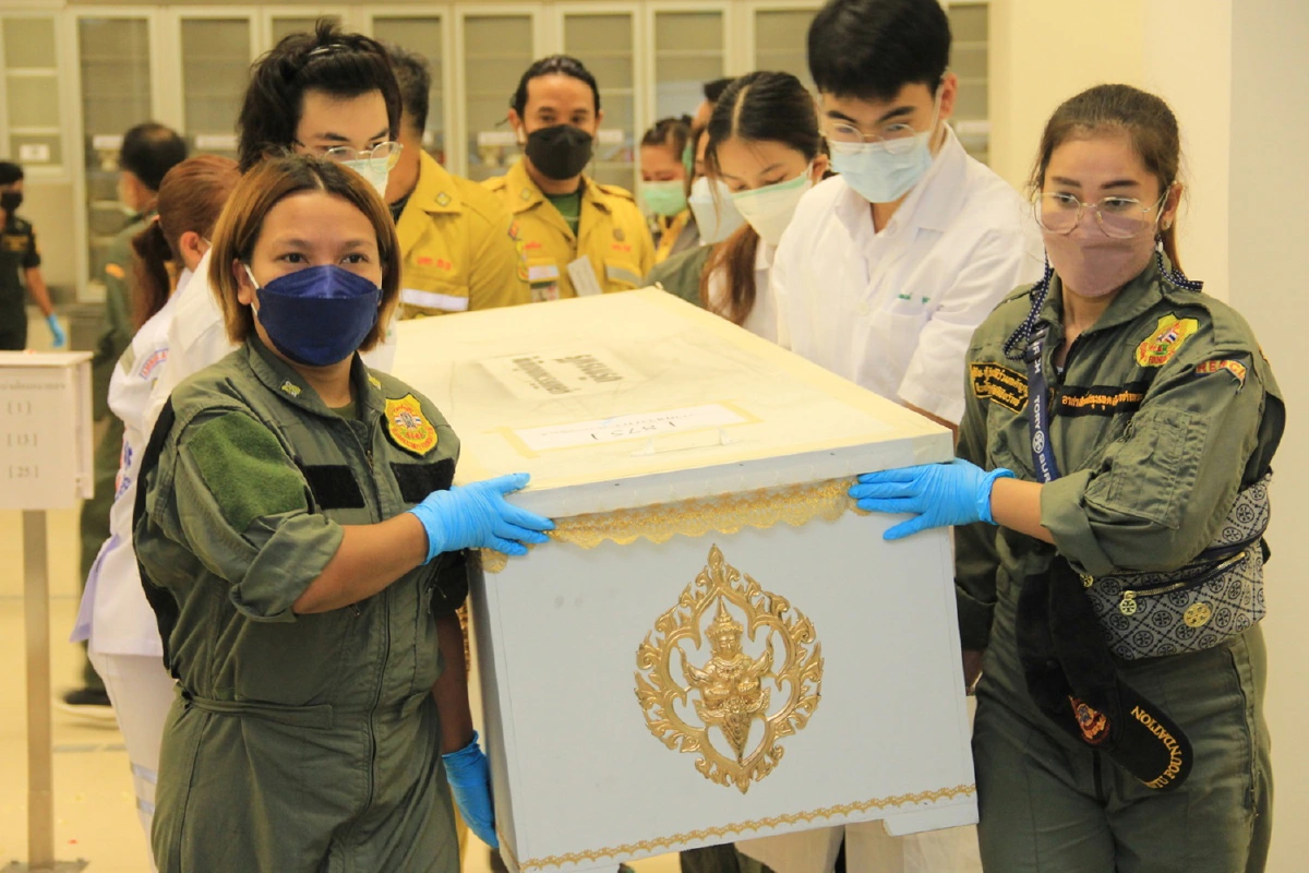 แพทย์รามาย้ายร่างอาจารย์ใหญ่เตรียมพระราชทานเพลิงเป็นกรณีพิเศษ