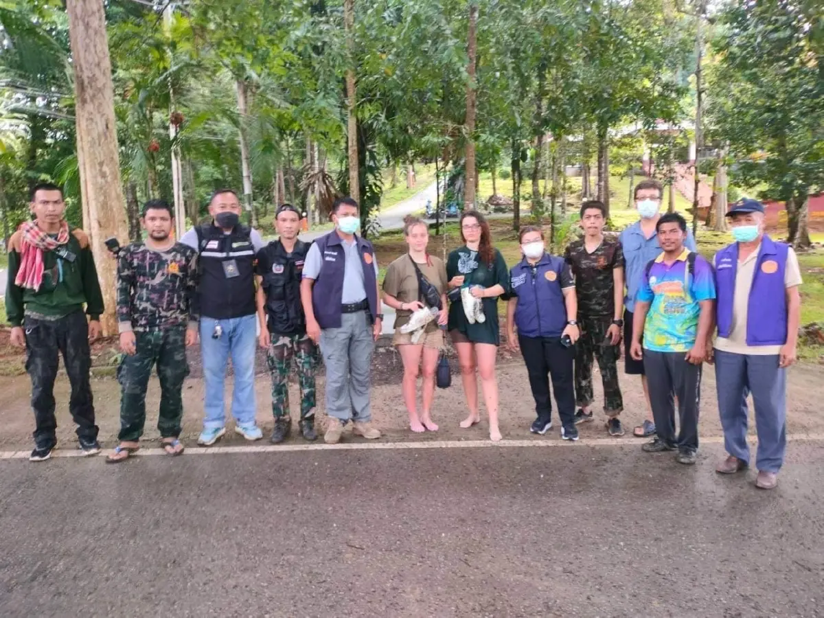 ระดมค้นหาทั้งคืนเจอแล้ว 2 นักท่องเที่ยวหลงป่าอุทยานเขาสก