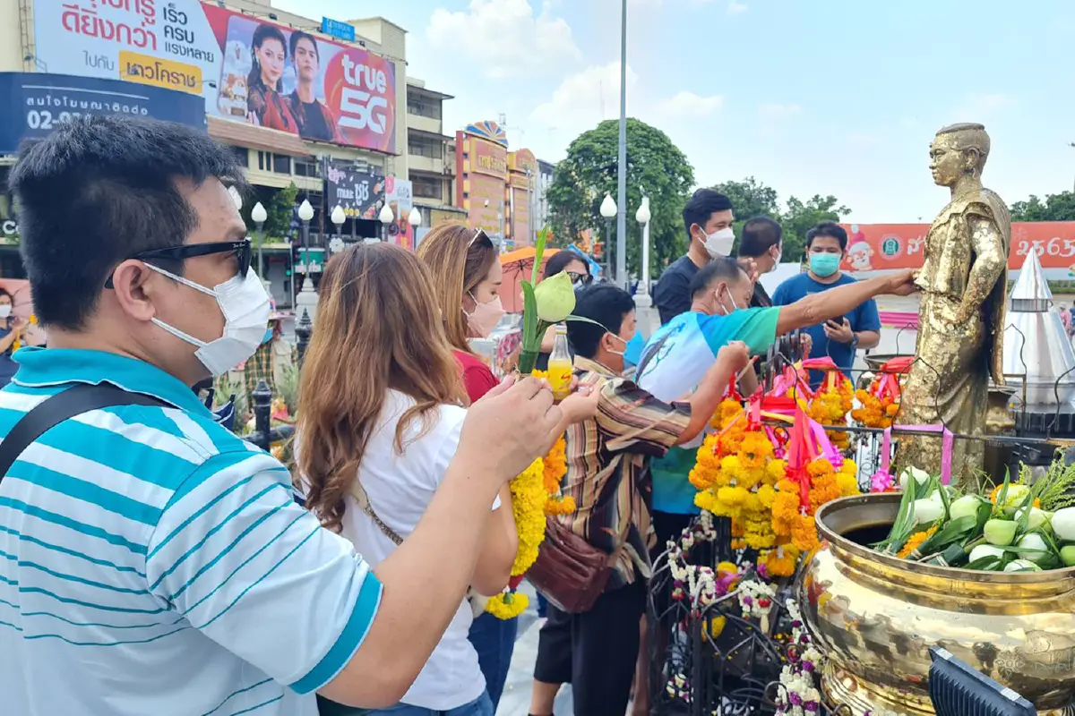 แห่ขอพรย่าโมคาดเดือนหน้าคลายล็อกโควิดท่องเที่ยวบูม
