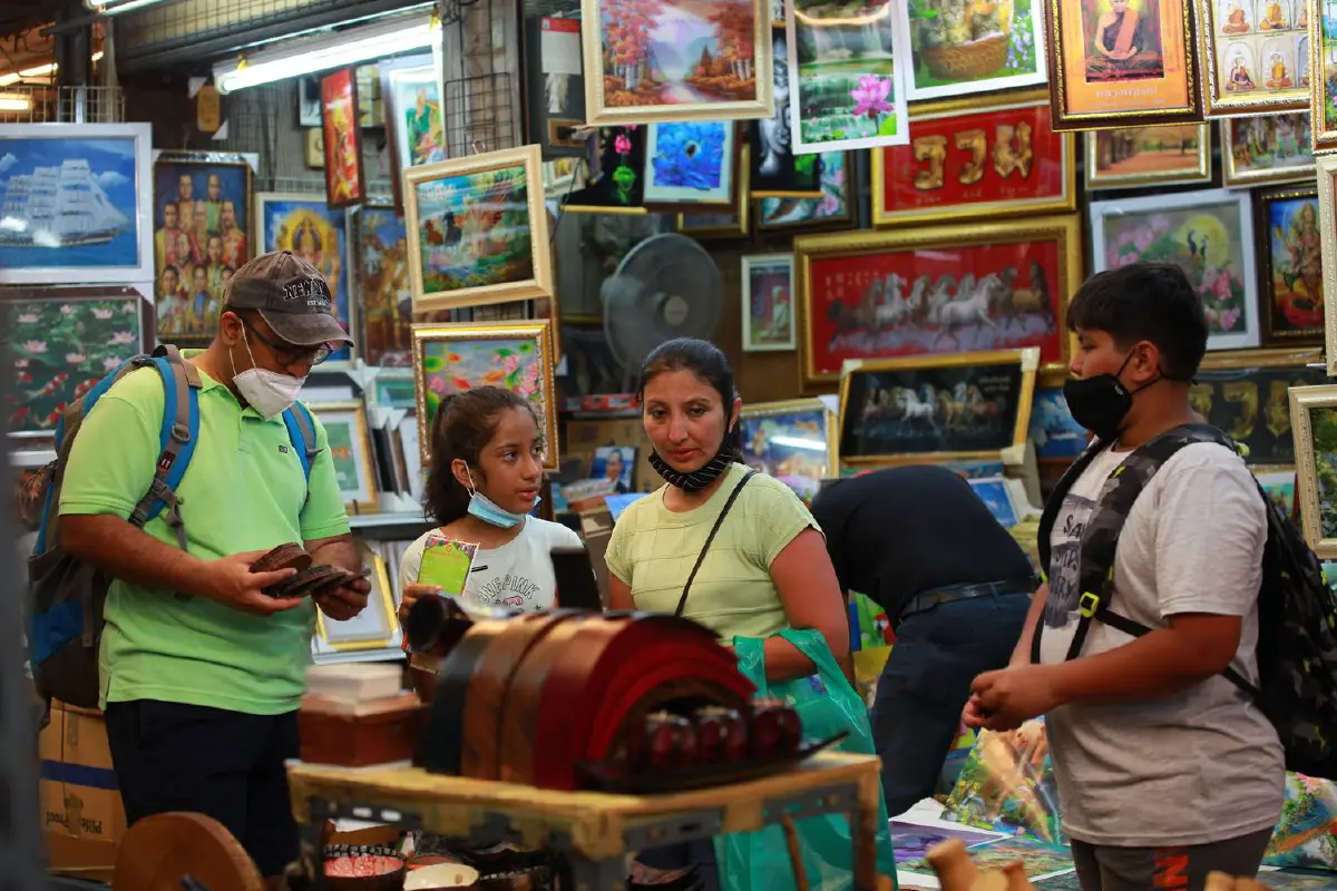 บรรยากาศตลาดนัดจตุจักรช่วงวันหยุดกลับมามีชีวิตชีวาอีกครั้ง