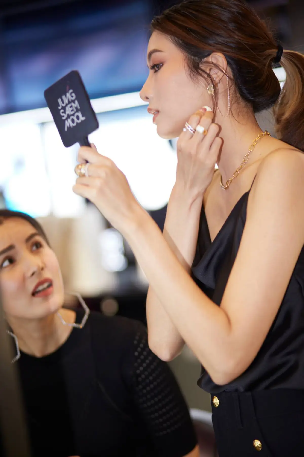 ครั้งแรกแห่งแป้งผสมรองพื้นเนียนนุ่ม บางเบา เพื่องานผิวที่แท้ทรู!