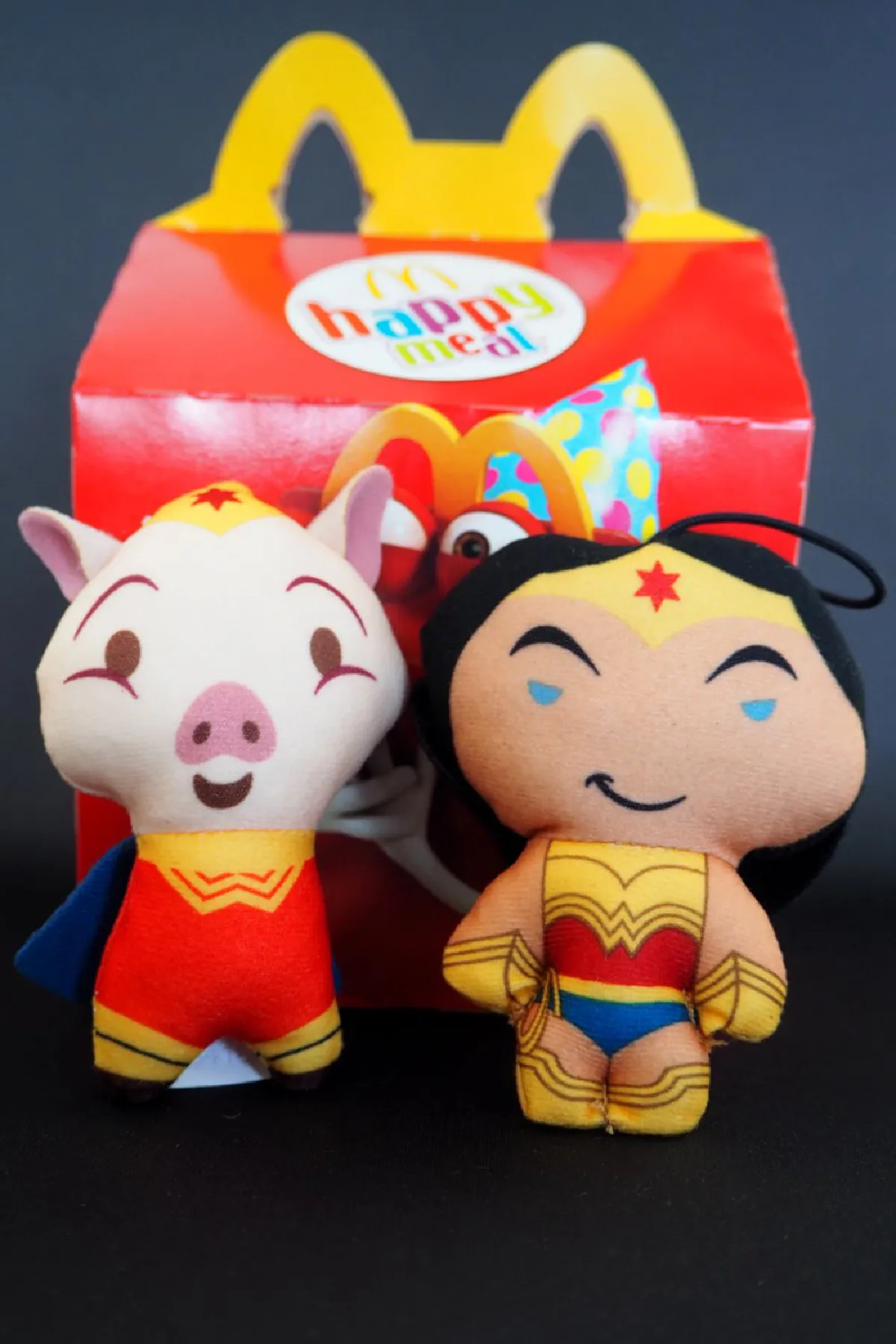 ซูมความน่ารักชุดแฮปปี้มีล #DCSuperPets สัตว์เลี้ยงเพื่อนรักคู่หูซูเปอร์ฮีโร่