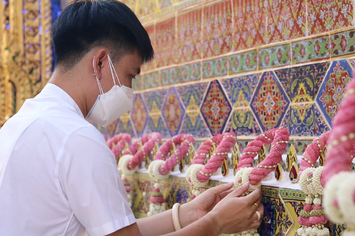 'ทศพร ลือนาม' จากเส้นทางที่ไม่ได้โรยด้วยกลีบกุหลาบ สู่ธุรกิจจัดดอกไม้ Wintage Memorial