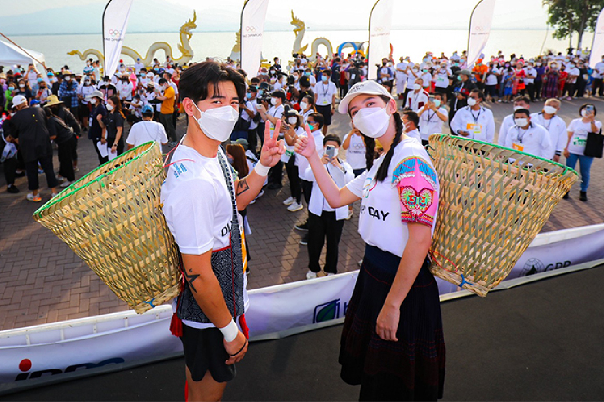 ชาวพะเยาม่วนใจ๋ “โตโน่ – ณิชา” ควงแขนเก็บขยะริมกว๊าน ชาวพะเยาม่วนใจ๋ “โตโน่ – ณิชา” ควงแขนเก็บขยะริมกว๊าน