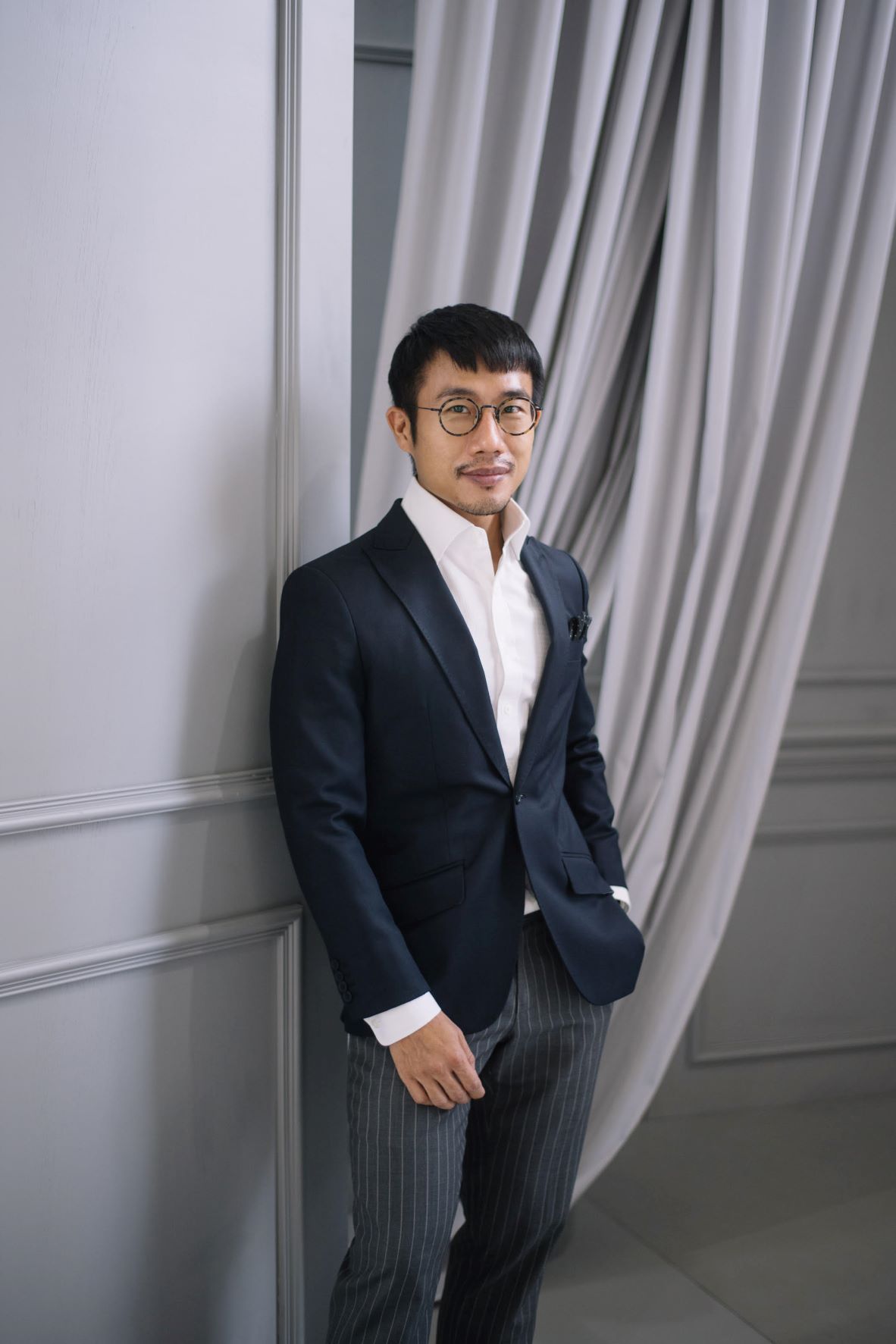 Made to Measure Magic สุดยอดนิทรรศการที่สะท้อนตัวตนและความพิถีพิถัน ผ่าน Art Installation จำลองห้องเสื้อ POEM