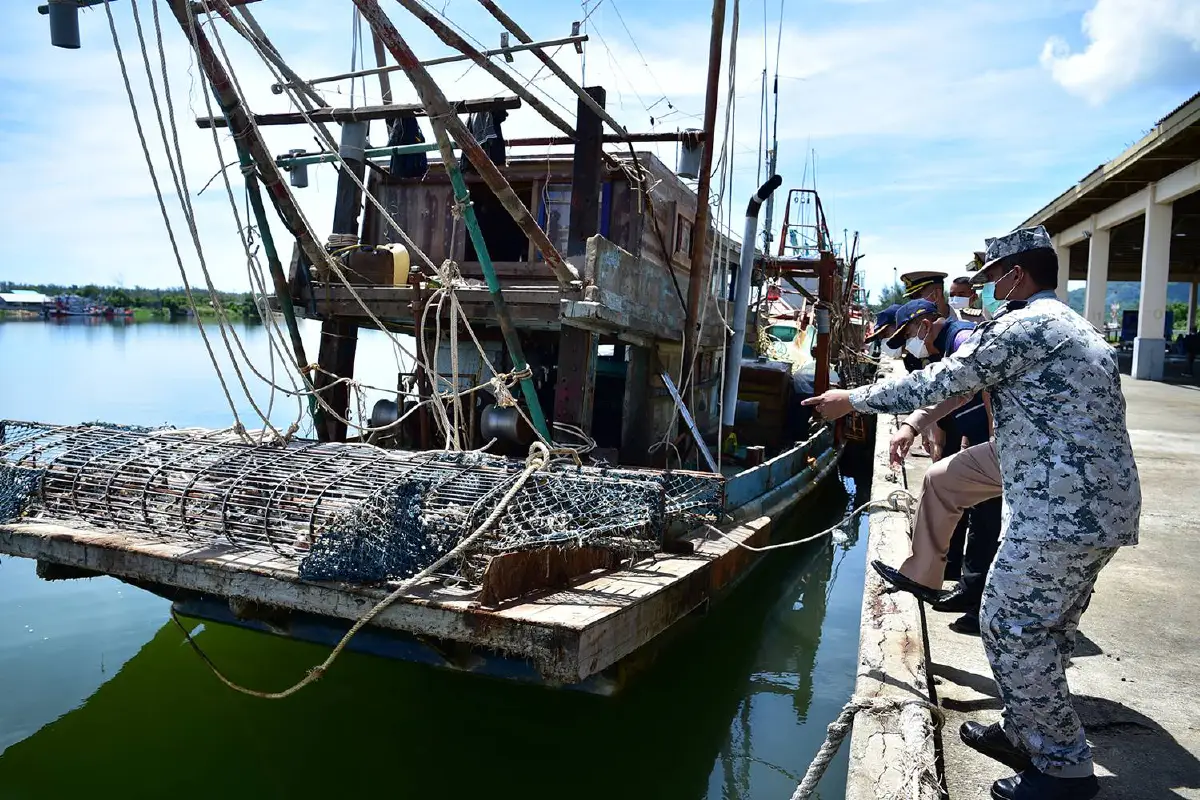 นราฯจับ2เรือประมงเวียดนามรุกล้ำทะเลไทย