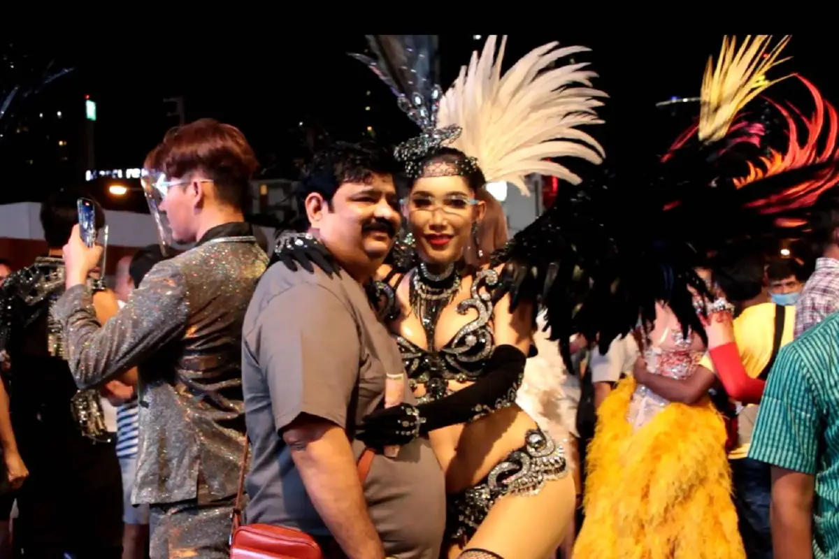 คาบาเร่ต์ พัทยาคืนชีพ หลังรัฐเปิดประเทศไม่ต้องกักตัวคุมโควิด-19ระบาด