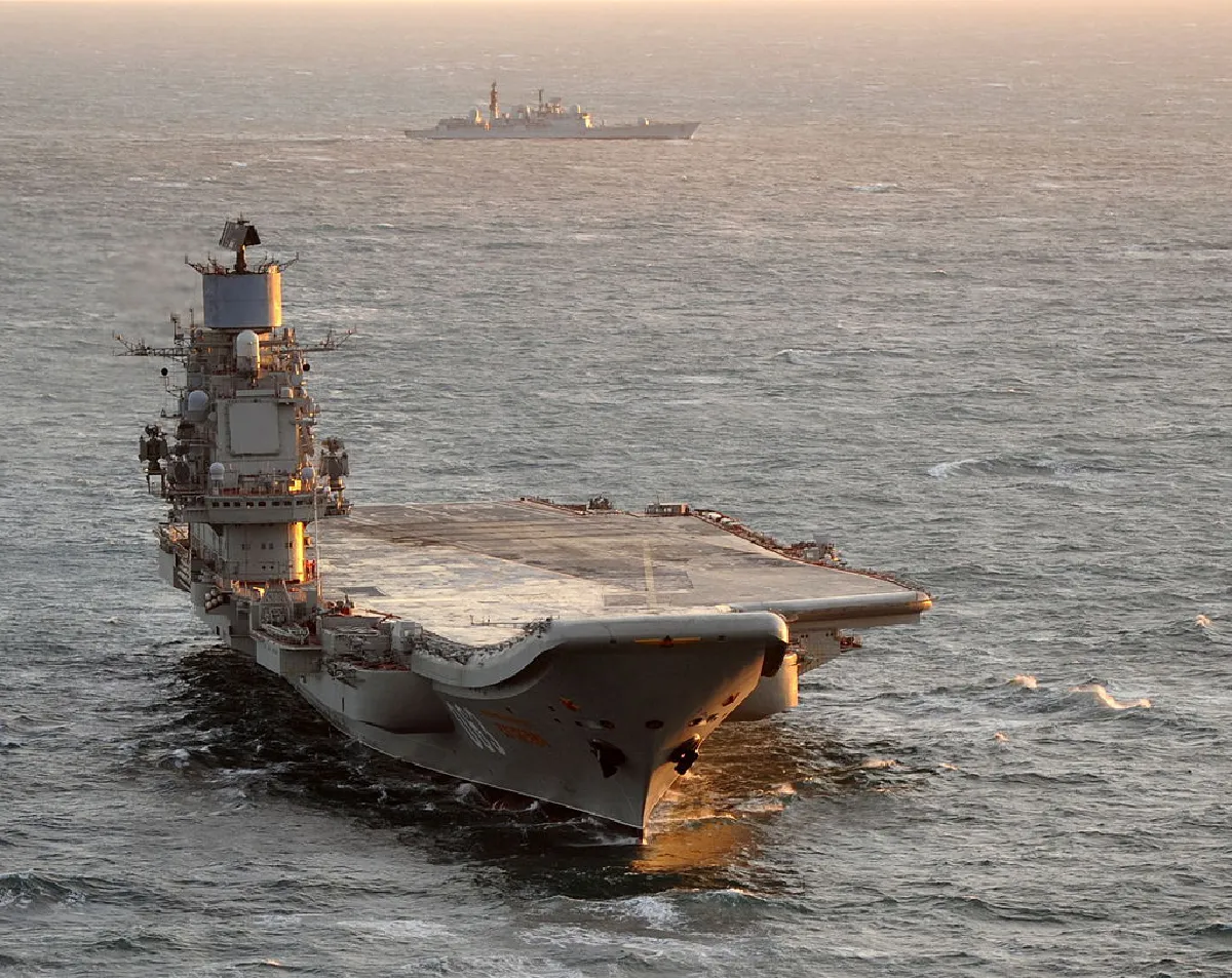 Admiral Kuznetsov เรือบรรทุกเครื่องบินลำยักษ์ หนึ่งเดียวของรัสเซีย