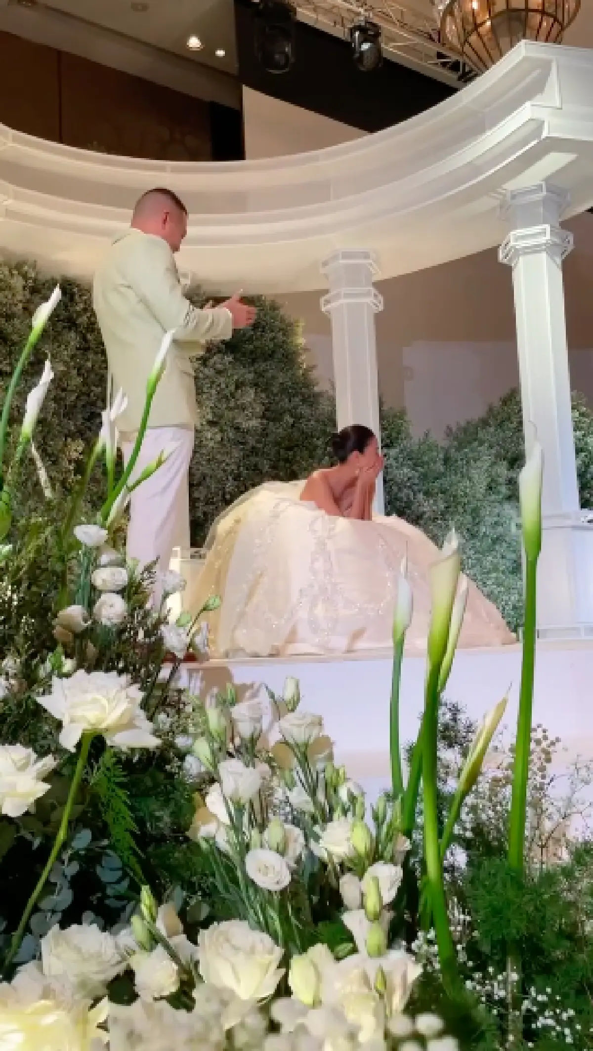 “แพนเค้ก-พี่หมี” ควงคู่วิวาห์หวาน! ท่ามกลางบรรยากาศสุดชื่นมื่น