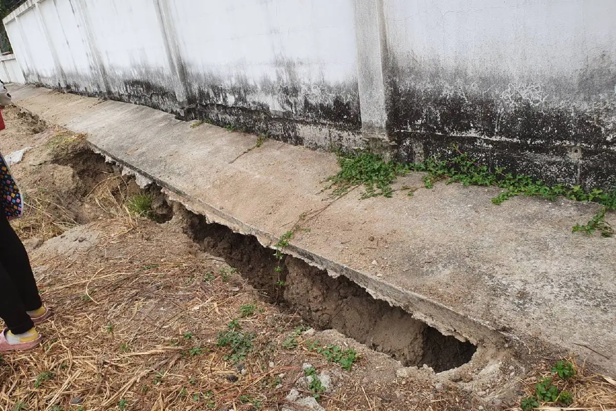 โวย!ซื้อบ้านหรู ราคาเกือบสิบล้าน ได้ดินทรุดอาคารร้าว