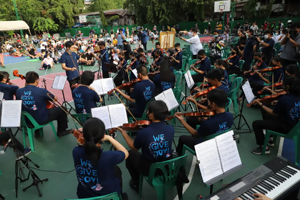 แห่ร่วมฟังดนตรีในสวนคึกคักเชียร์นโยบายผู้ว่าฯชัชชาติ