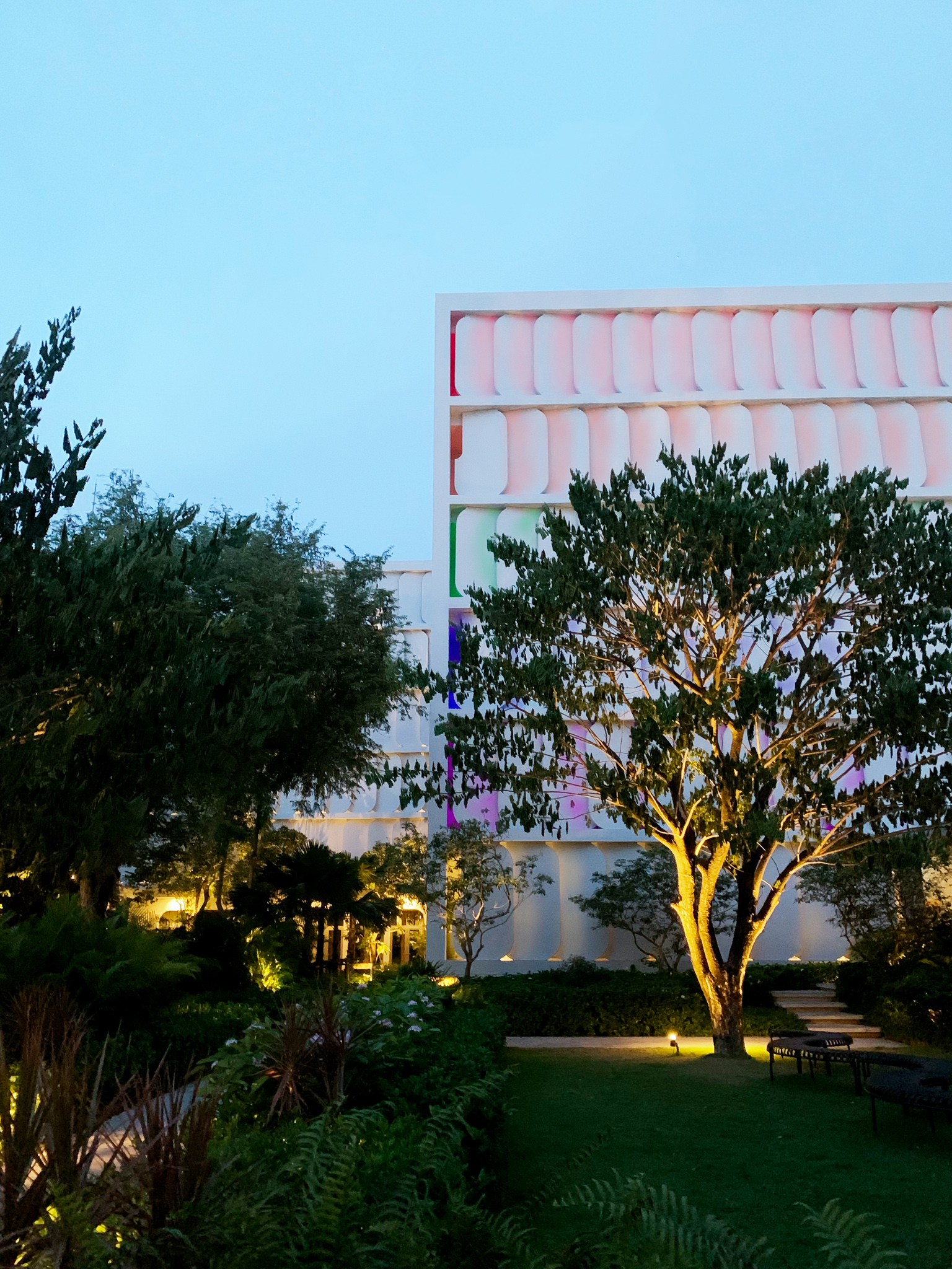 เติมสีสัน Pride Month ริมทะเลสุดเก๋ @The Standard, Hua Hin