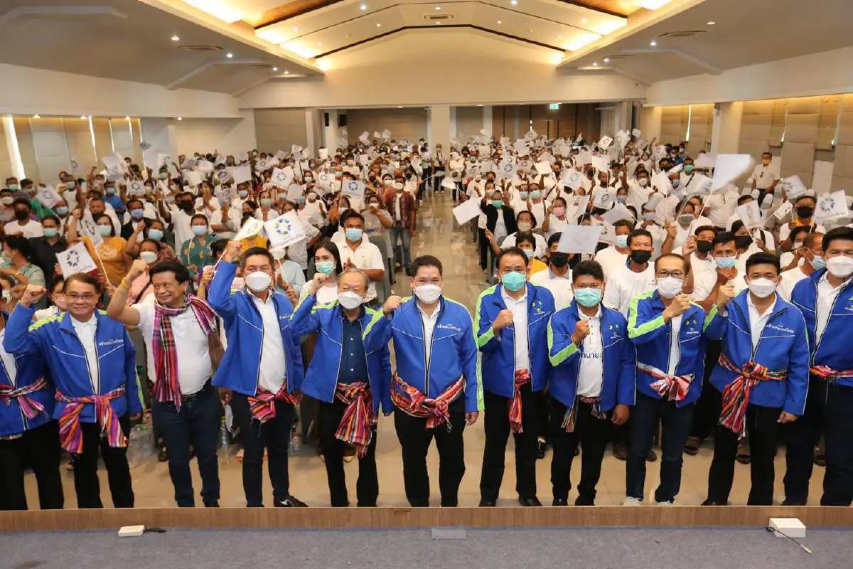 "อุตตม"เป็นปลื้นคนอีสานต้อนรับ"สร้างอนาคตไทย"อบอุ่น