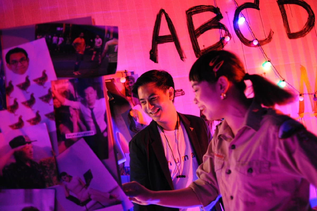 "ก้าวไกล-ก้าวหน้า" จับมือฉลองสมรสเท่าเทียมผ่านสภาวาระแรก