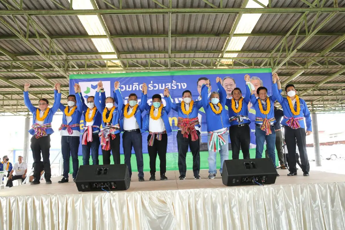 "อุตตม"เป็นปลื้นคนอีสานต้อนรับ"สร้างอนาคตไทย"อบอุ่น