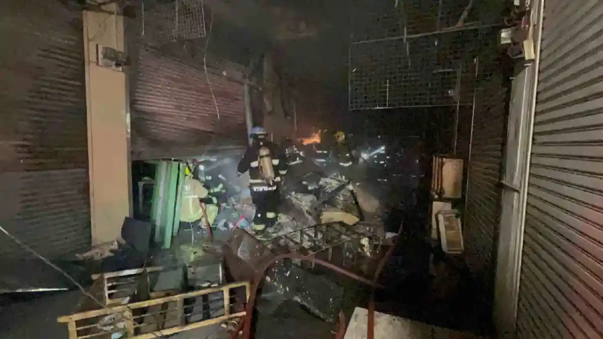 ไฟไหม้ตลาดกิ่งแก้วเสียหาย 4 คูหา เร่งตรวจสอบสาเหตุ 