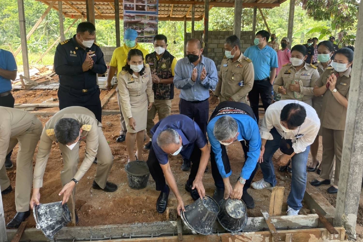 พม.เร่งสร้างบ้าน 61 หลังโครงการช่วยผู้ประสบภัยน้ำป่าถล่ม พม.เร่งสร้างบ้าน 61 หลังโครงการช่วยผู้ประสบภัยน้ำป่าถล่ม