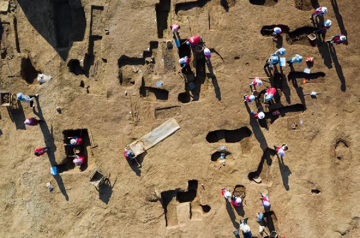 จีนพบสุสานสมัยราชวงศ์ซาง-ฮั่นตะวันตกมากกว่า1,100หลุม