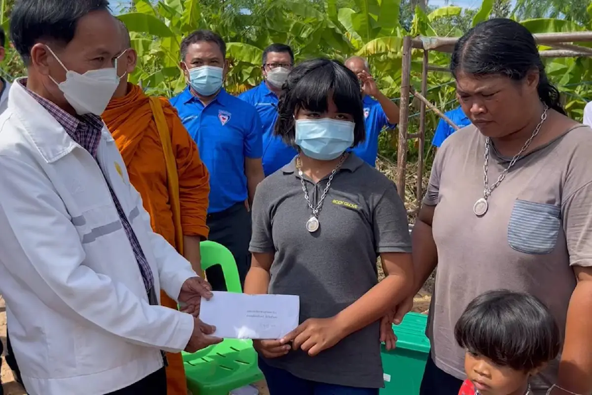 "สะพานบุญสายสุรินทร์"ระดมเงินช่วยเด็กหญิง12ยากไร้สร้างบ้านใหม่