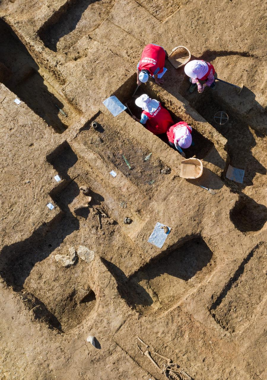 จีนพบสุสานสมัยราชวงศ์ซาง-ฮั่นตะวันตกมากกว่า1,100หลุม