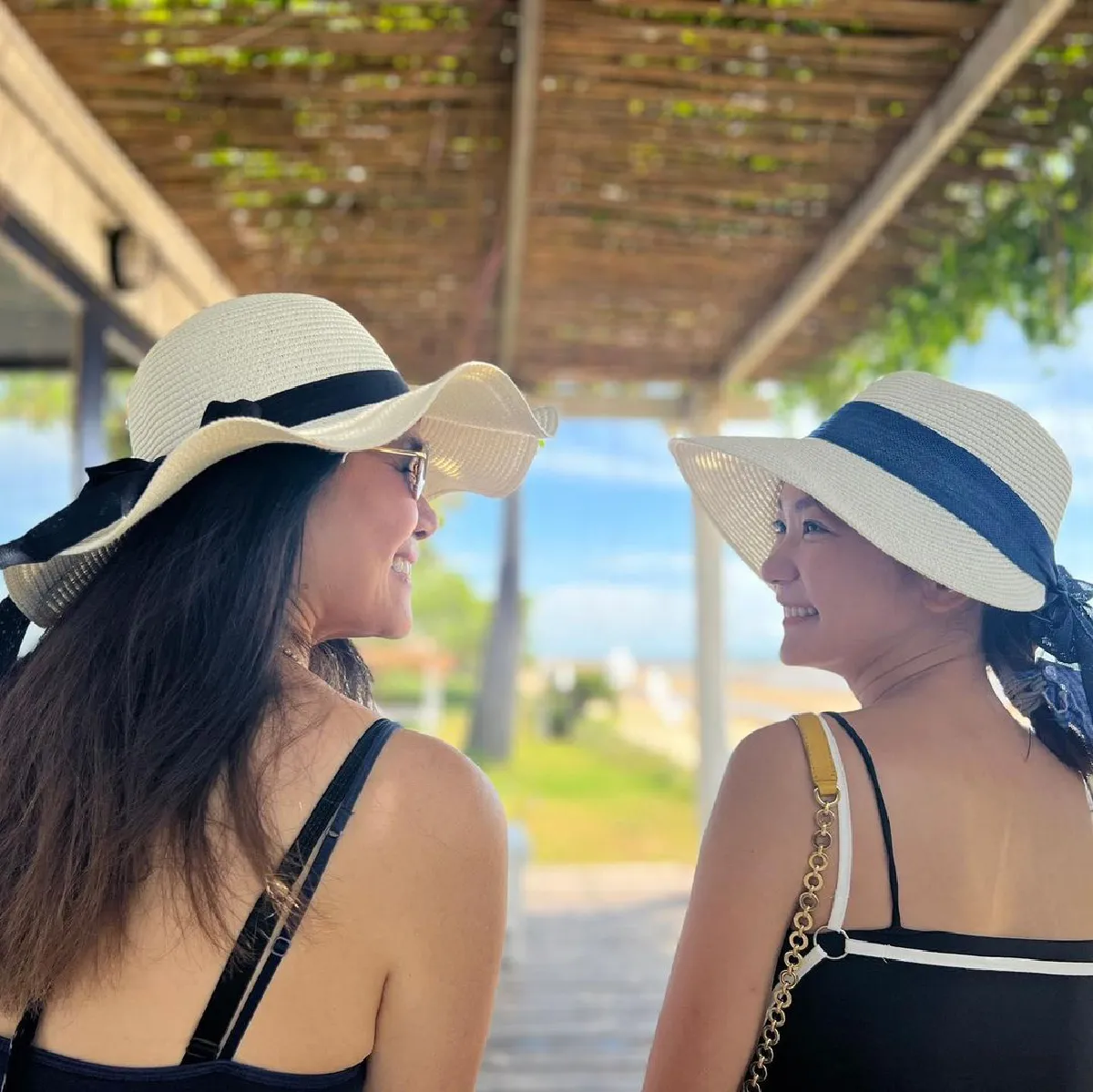  "แม่เวียร์ ศุกลวัฒน์" เผยโฉมหน้าแฟนลูกชายแบบชัดๆ ดูสนิทสนมกันสุดๆ