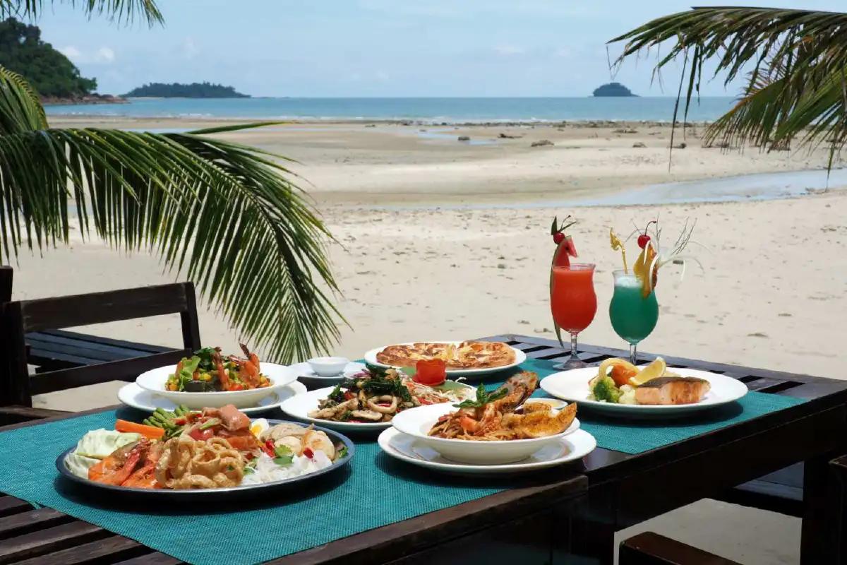 Centara Koh Chang Tropicana Resort ความงดงามสุดขอบทะเลตะวันออกของไทย