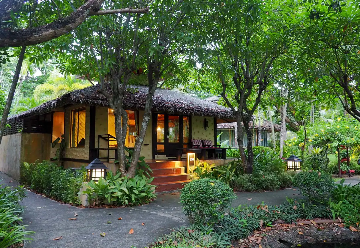 Centara Koh Chang Tropicana Resort ความงดงามสุดขอบทะเลตะวันออกของไทย