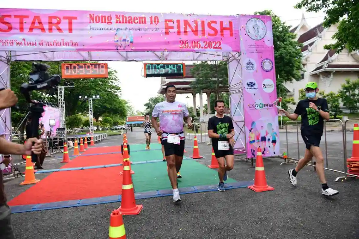 "ชัชชาติ"ร่วมเปิดงานวิ่งเขตหนองแขม ย้ำลงทุนดูแลสุขภาพคุ้มค่ากว่าทำรพ.