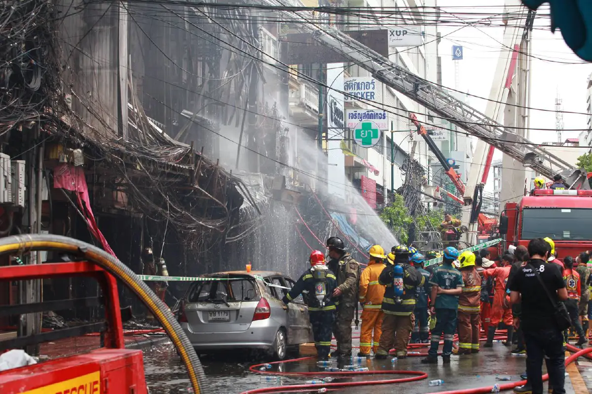 ประมวลภาพไฟไหม้สำเพ็งบทเรียนราคาแพง กทม.ต้องเร่งแก้ไข