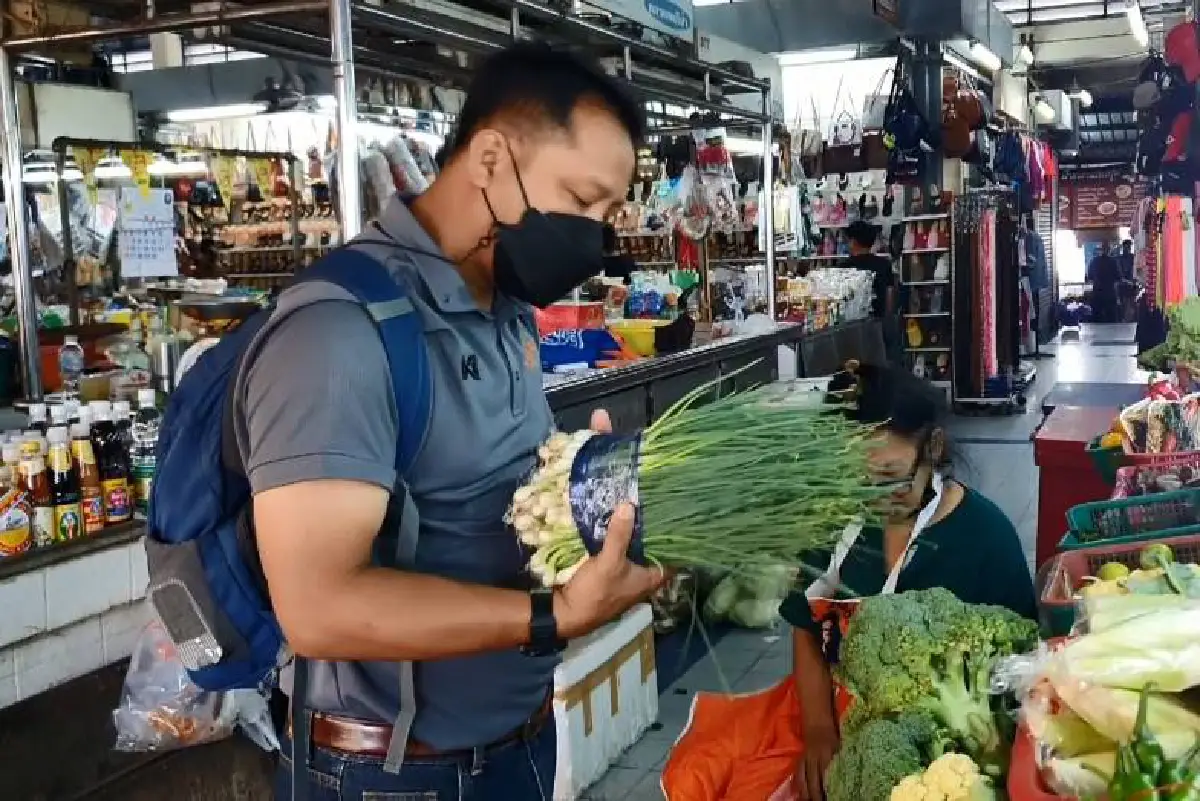 ส่องตลาดสดพิษณุโลกน้ำมันพุ่งดันราคาผักแพง