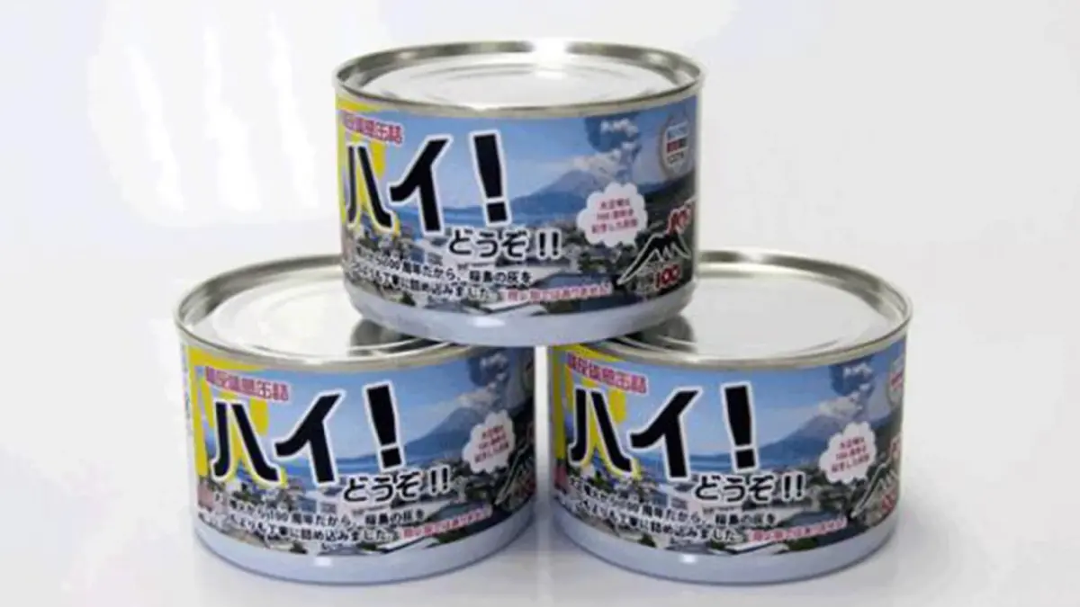 ‘เถ้ากระป๋อง’ จากแดนภูเขาไฟที่ยังคุกรุ่น สู่ของที่ระลึกสุดขายดี