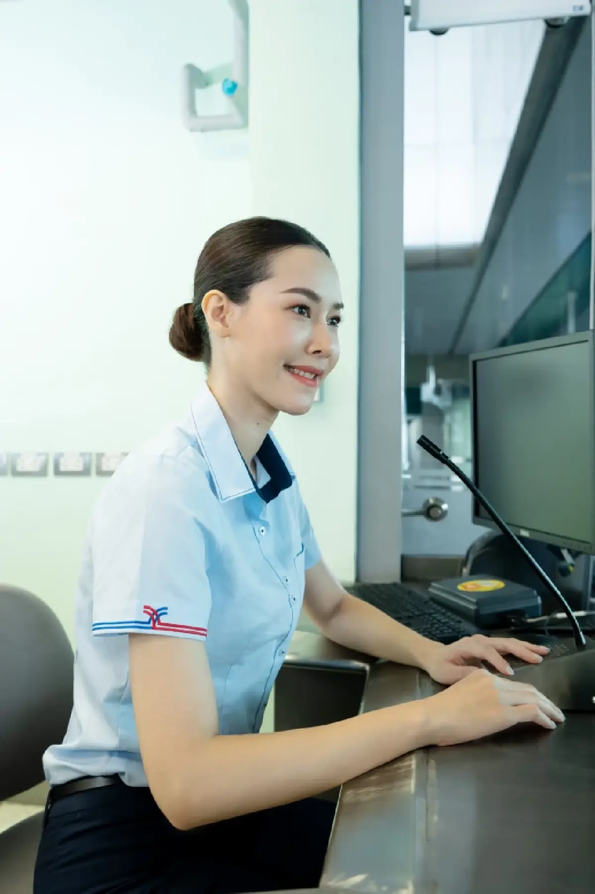 รถไฟฟ้าบีทีเอส เปิดตัวยูนิฟอร์มใหม่ “Smart Modern look” ด้วยเส้นใยลดโลกร้อน