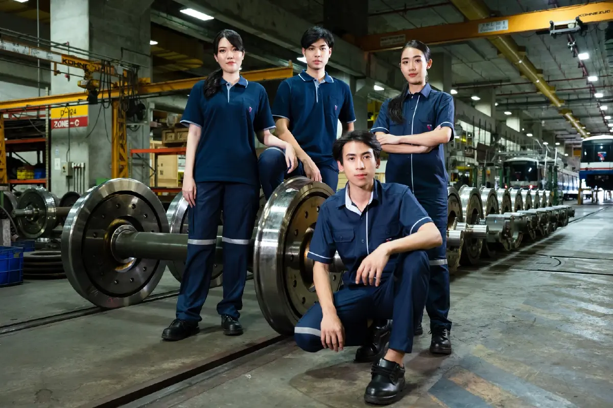 รถไฟฟ้าบีทีเอส เปิดตัวยูนิฟอร์มใหม่ “Smart Modern look” ด้วยเส้นใยลดโลกร้อน