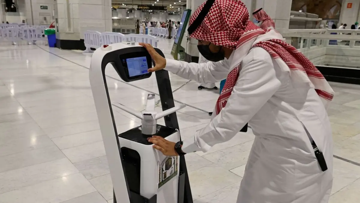 มัสยิดอัจฉริยะที่ใช้หุ่นยนต์นำพิธีละหมาด