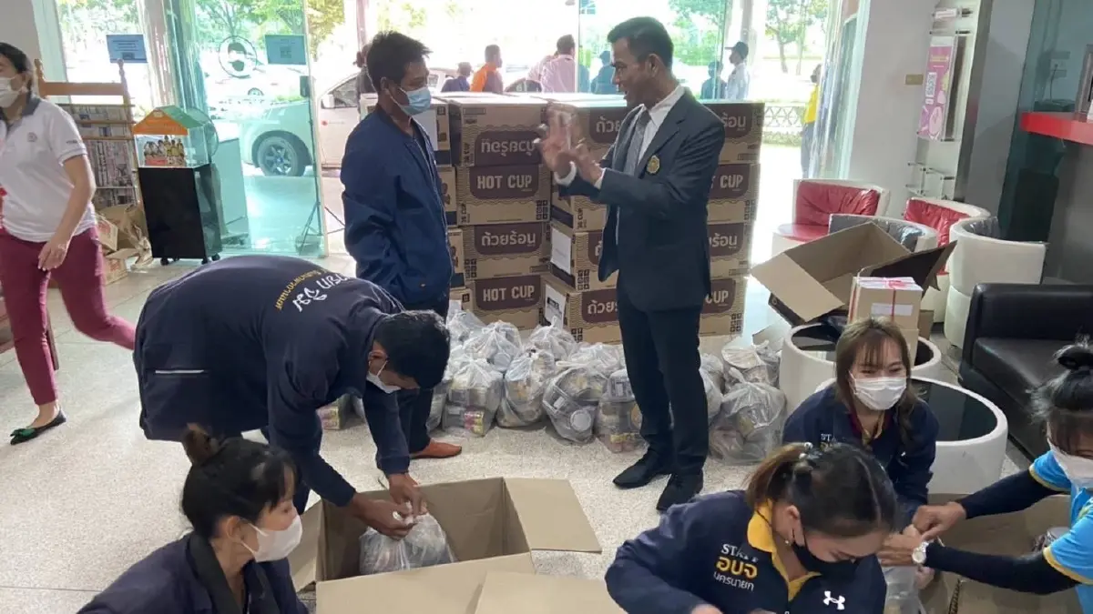 มูลนิธิ มศว เพื่อสังคม ปันน้ำใจผู้ประสบภัยน้ำท่วม นครนายก