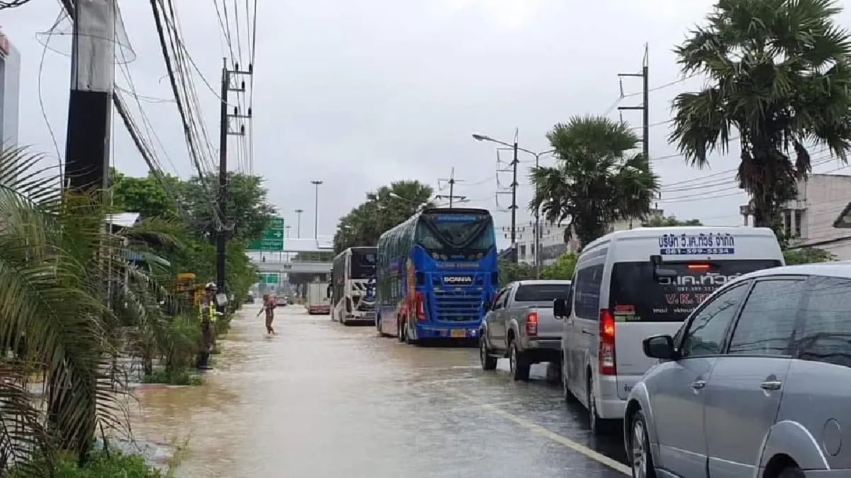 เปิดภาพมุมสูง ภูเก็ตจมบาดาล หลายจุดวิกฤต ปิดจราจรชั่วคราว