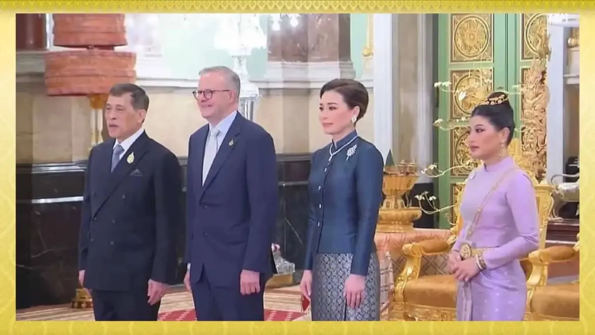 ในหลวง-พระราชินี โปรดเกล้าฯ คณะผู้นำเอเปค และภริยา เข้าเฝ้าฯ