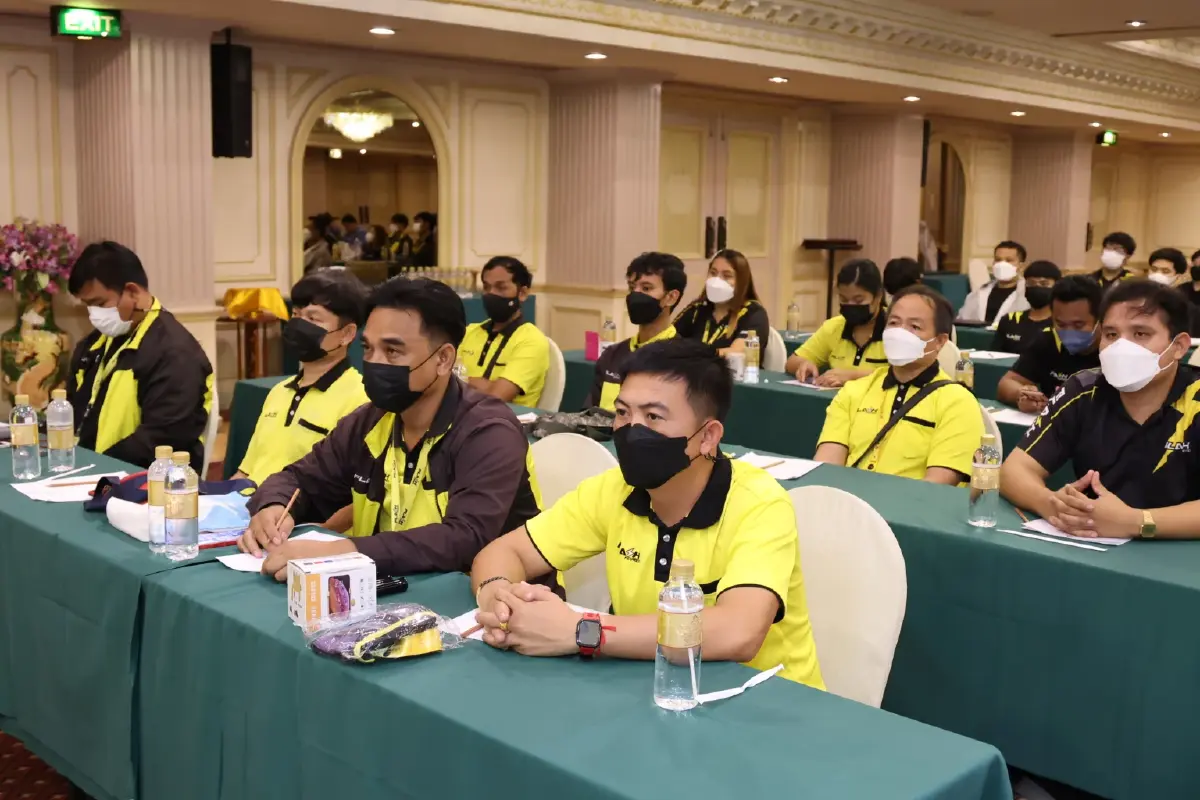 "แฟลช เอ็กซ์เพรส" สานต่อโครงการขับขี่ปลอดภัยฯ ปีที่ 3
