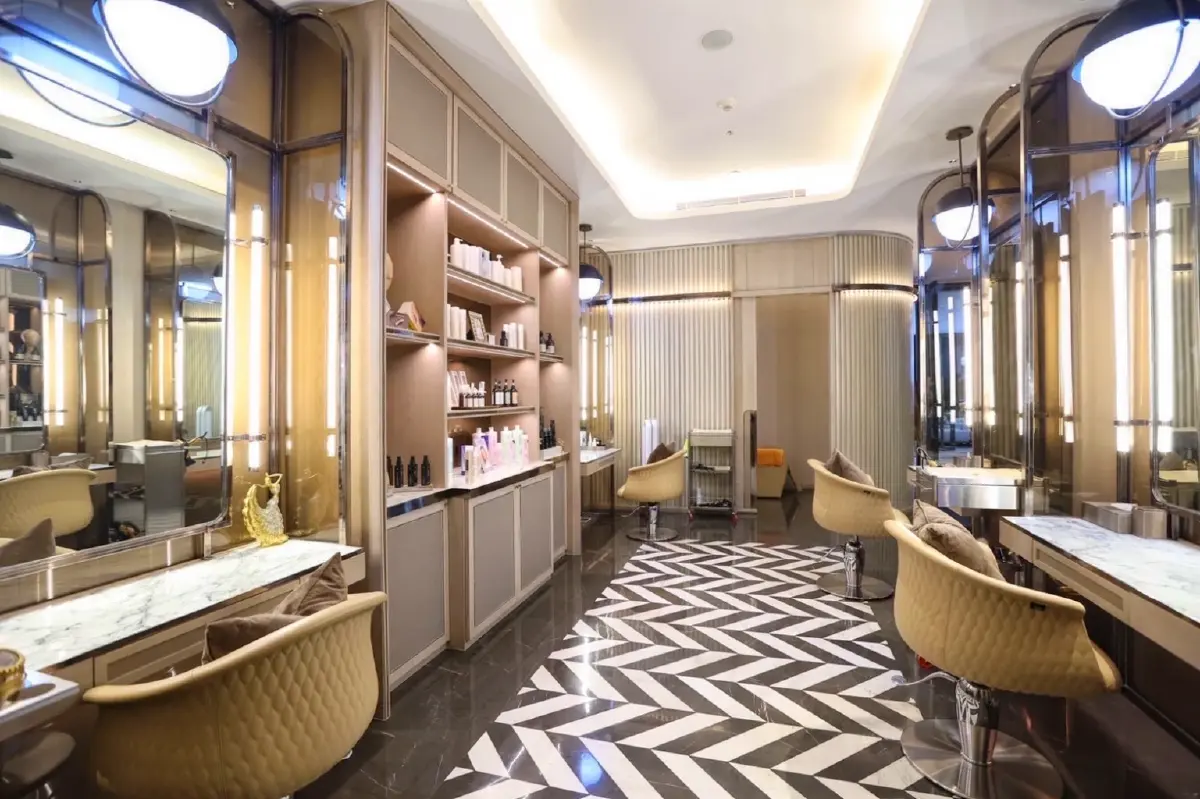 บาร์เบอร์ & ซาลอน ไฮเอนด์ เพื่อสุภาพบุรุษและสุภาพสตรีผู้มีรสนิยม