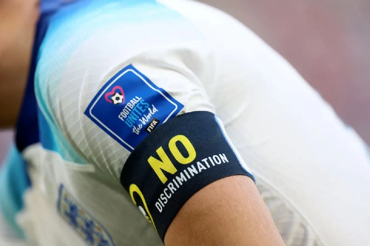 ปลอกแขนกัปตันสีรุ้ง วัตถุต้องห้ามในฟุตบอลโลก กาตาร์ 2022