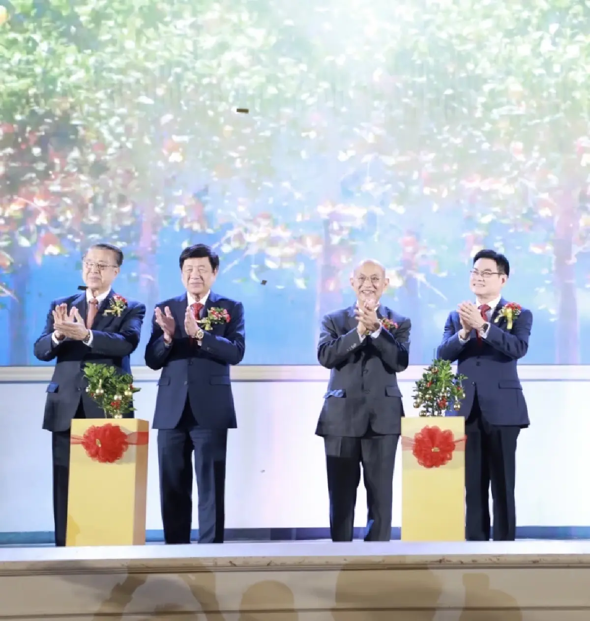 ‘จุรินทร์’ ร่วมแสดงความยินดี 60 ปีตระกูลลิ้ม ประเทศไทย