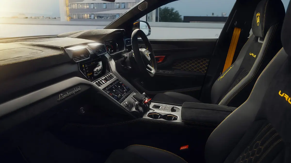 ทวงเจ้าตลาด SUPER SUV "Lamborghini Urus Performante”