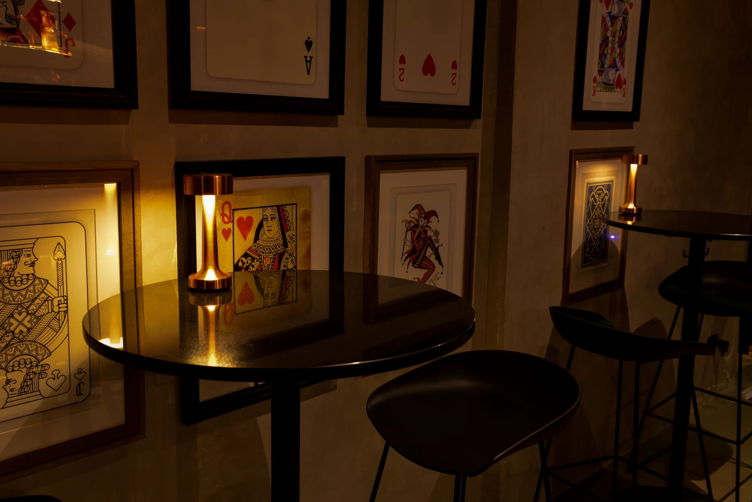 The Cardroom แฮงก์เอาต์สุดคูลแห่งใหม่ใจกลางทองหล่อ