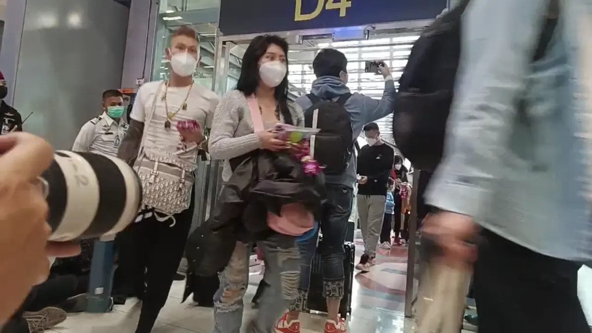 รองนายกฯอนุทิน ต้อนรับนักท่องเที่ยวจากจีนชุดแรก หลังจีนเปิดประเทศ